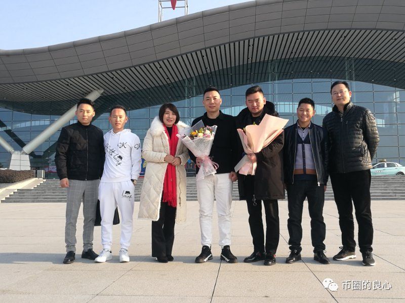 上吊自杀的公务员，成为了野鸡交易所嘴里的人血馒头