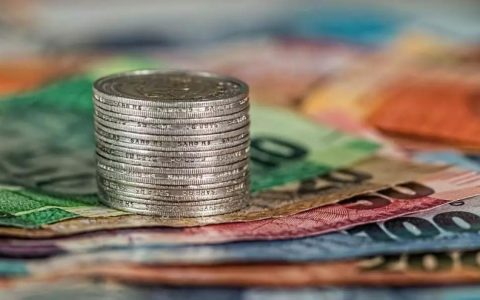 只要1.5万美元，他就能帮你伪造交易量，你就能在 CoinMarketCap 上线