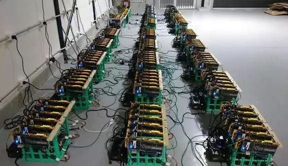 「仗打不起来」，伊朗矿工躲开了战争却逃不过「告密」