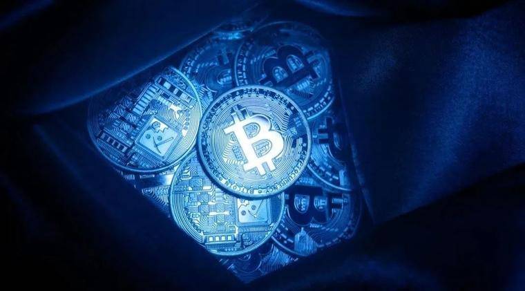 比特币暴跌，又信它是老鼠药了？这个"00后"白手起家到现在身家万亿