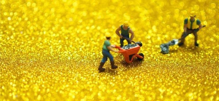 比特币暴跌，又信它是老鼠药了？这个”00后”白手起家到现在身家万亿