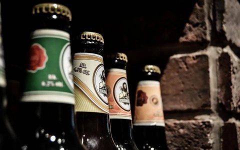 知名啤酒百威布局 NFT，试图揭开“蓄谋已久”的上链面纱？