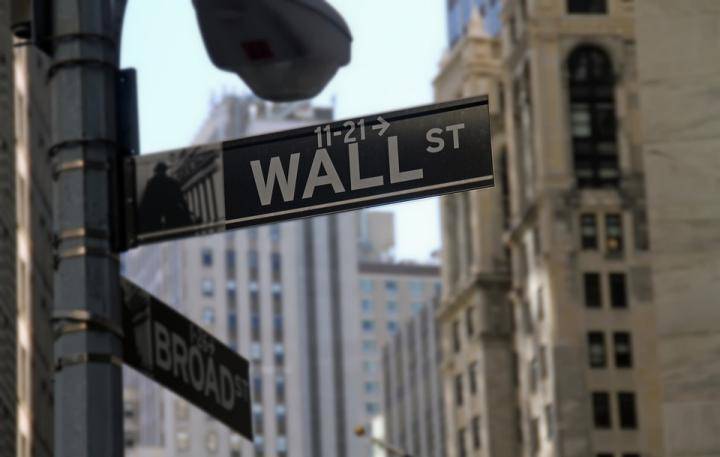 比特币 ETF 的美国八年，从遥不可及到近在眼前